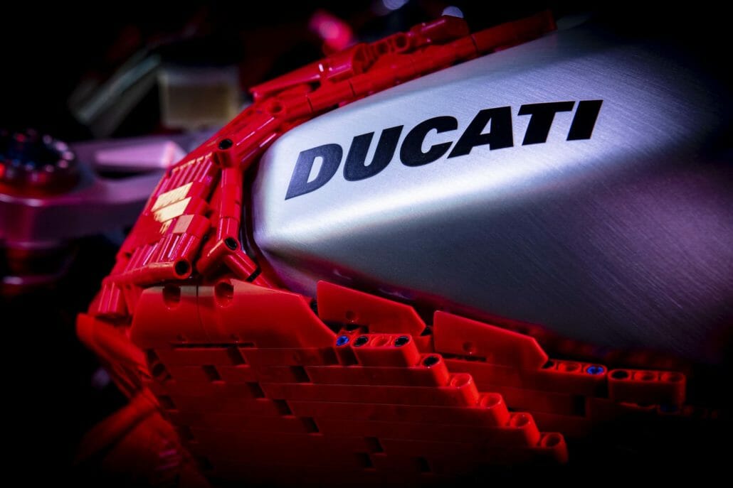 Lego Ducati Panigale V4 R 4