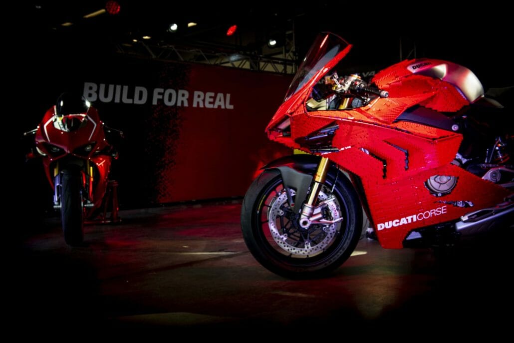 Lego Ducati Panigale V4 R 7