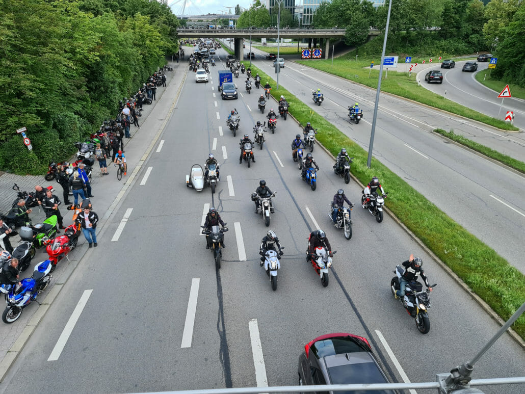Tausende Biker zeigten in München, dass sie sich verschärfte Sanktionen nicht gefallen lassen 4 20200704 105555