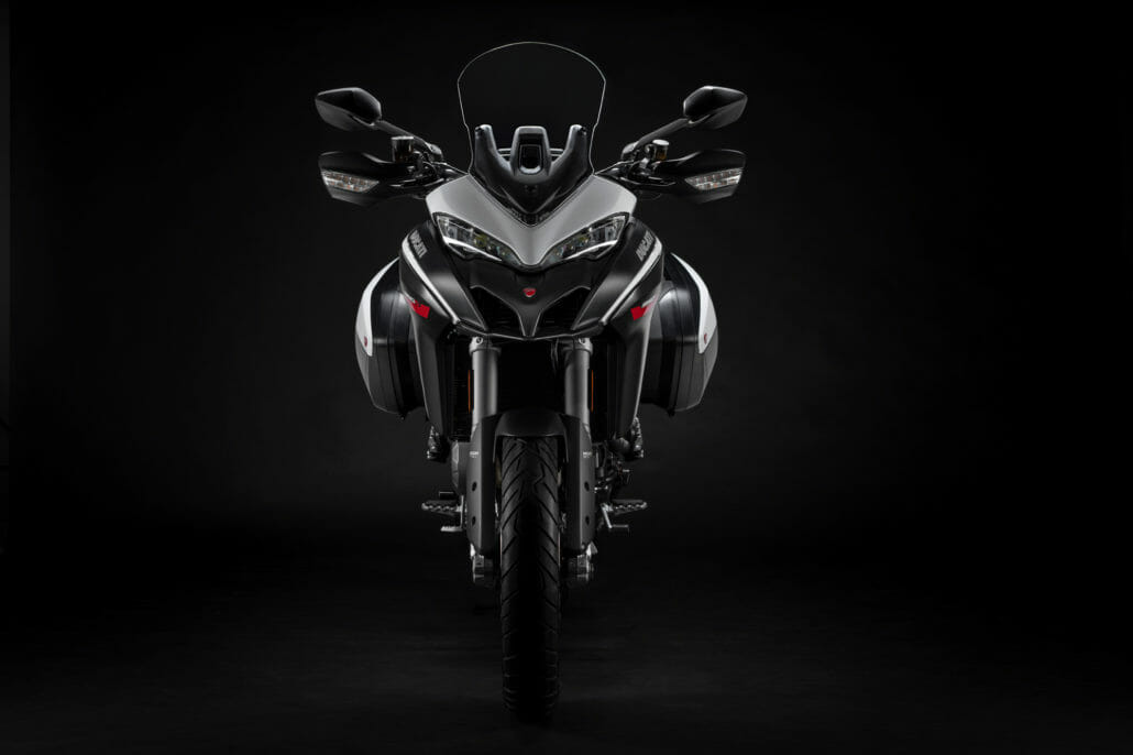 Neue Lackierung für die Ducati Multistrada 950 S 8 DUCATI MULTISRADA950S GPWHITE STUDIO 11 UC176577 High