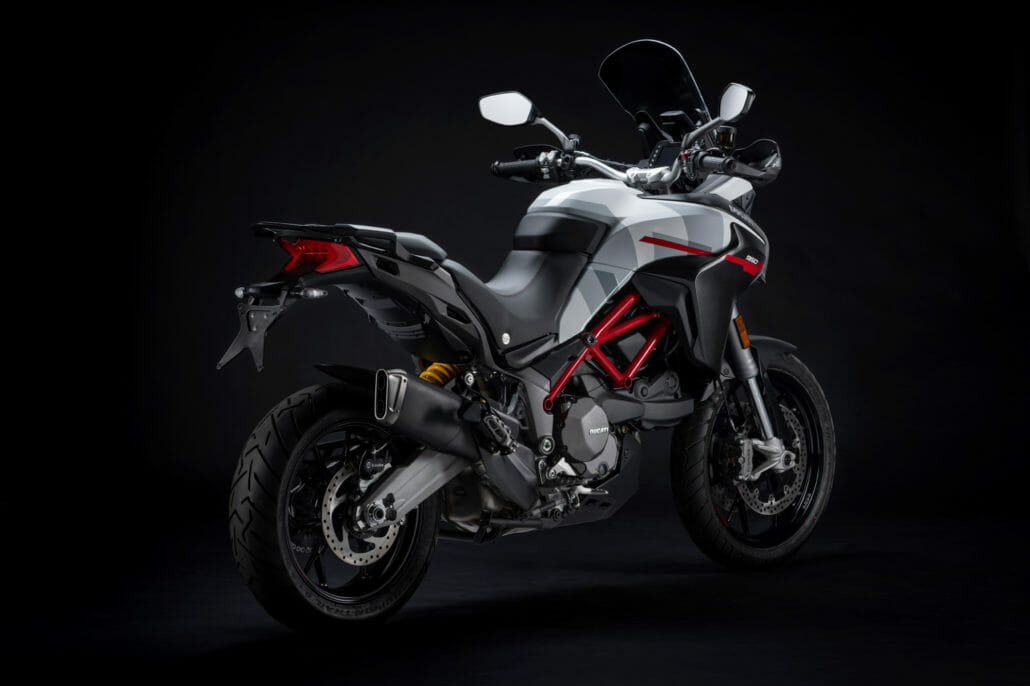 Neue Lackierung für die Ducati Multistrada 950 S 3 DUCATI MULTISRADA950S GPWHITE STUDIO 3 UC176570 High