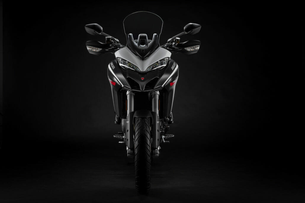 Neue Lackierung für die Ducati Multistrada 950 S 4 DUCATI MULTISRADA950S GPWHITE STUDIO 4 UC176569 High
