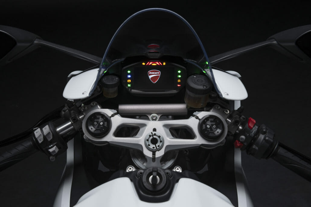 Ducati Panigale V2 White Rosso 23 Ducati Panigale V2 White Rosso 2020 MN APP 26