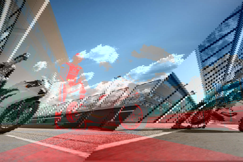 Ducati Panigale V2 White Rosso 24 Ducati Panigale V2 White Rosso 2020 MN APP 37