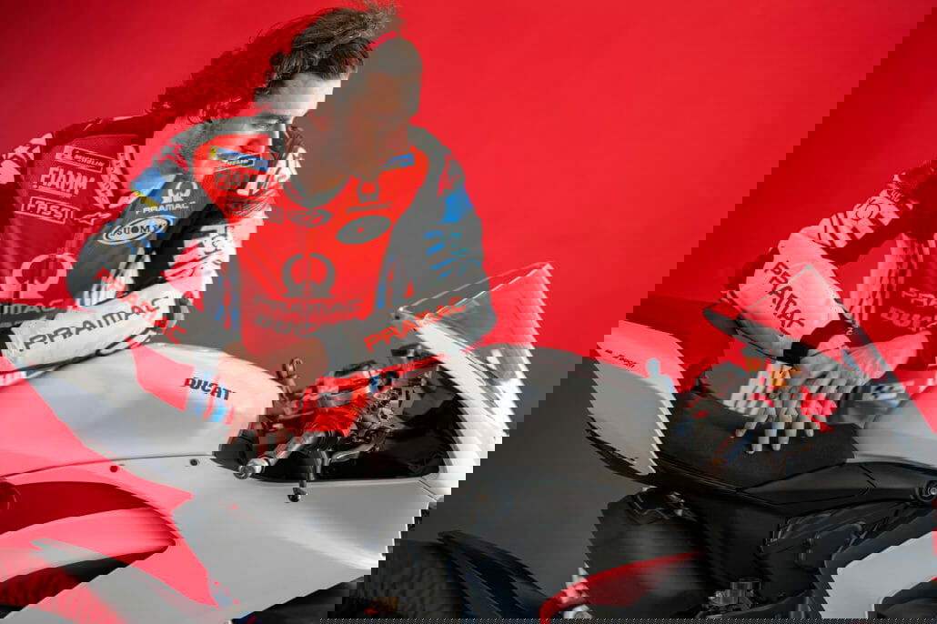 Ducati Panigale V2 White Rosso 26 Ducati Panigale V2 White Rosso 2020 MN APP 48