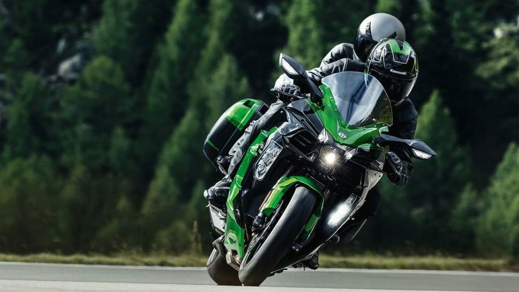 Aktion: Kawasaki Zubehörpakete für Ninja H2 SX und Versys 1 KawasakiAktion 2020 Tourer Paket 1
