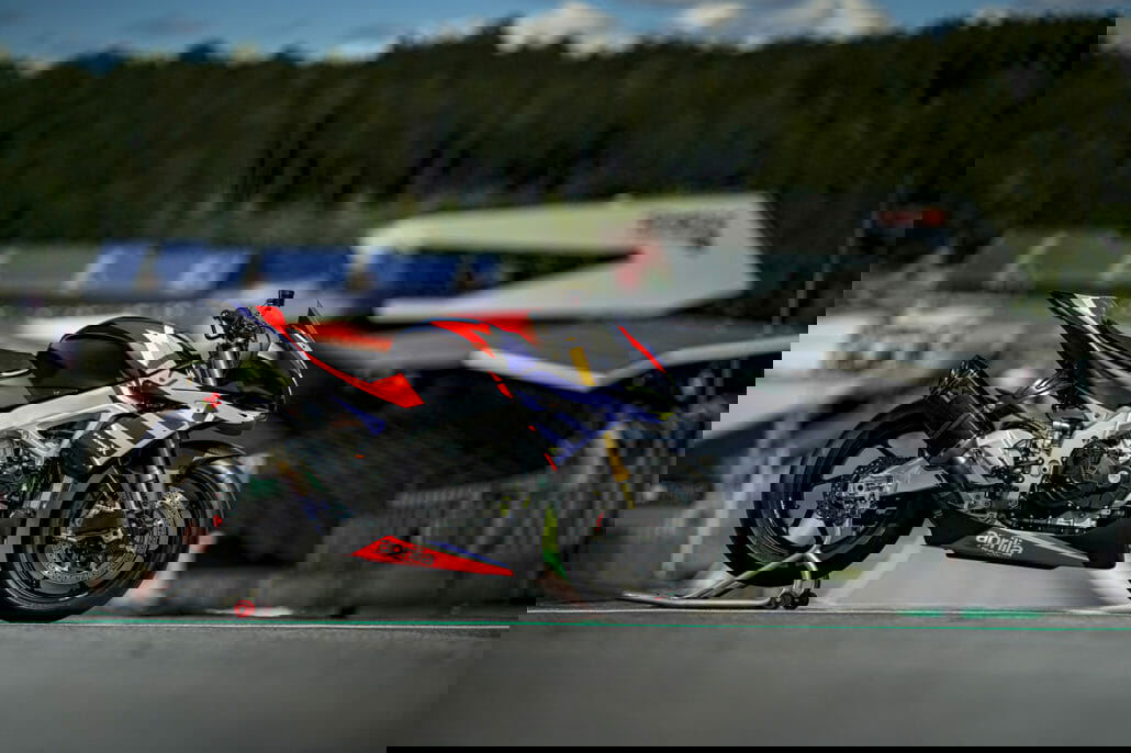 02 aprilia tuono v4 x