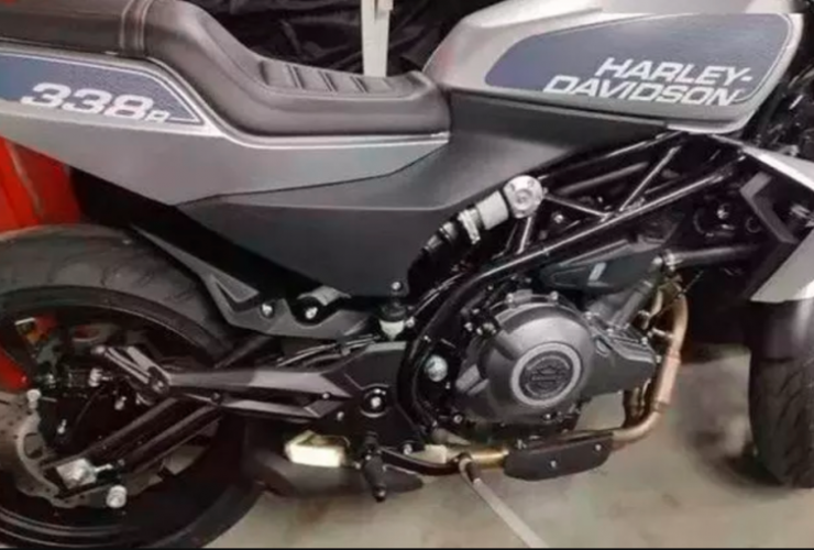 Spy photo of the Harley-Davidson 338R appeared 42 Harley Davidson 338R spie