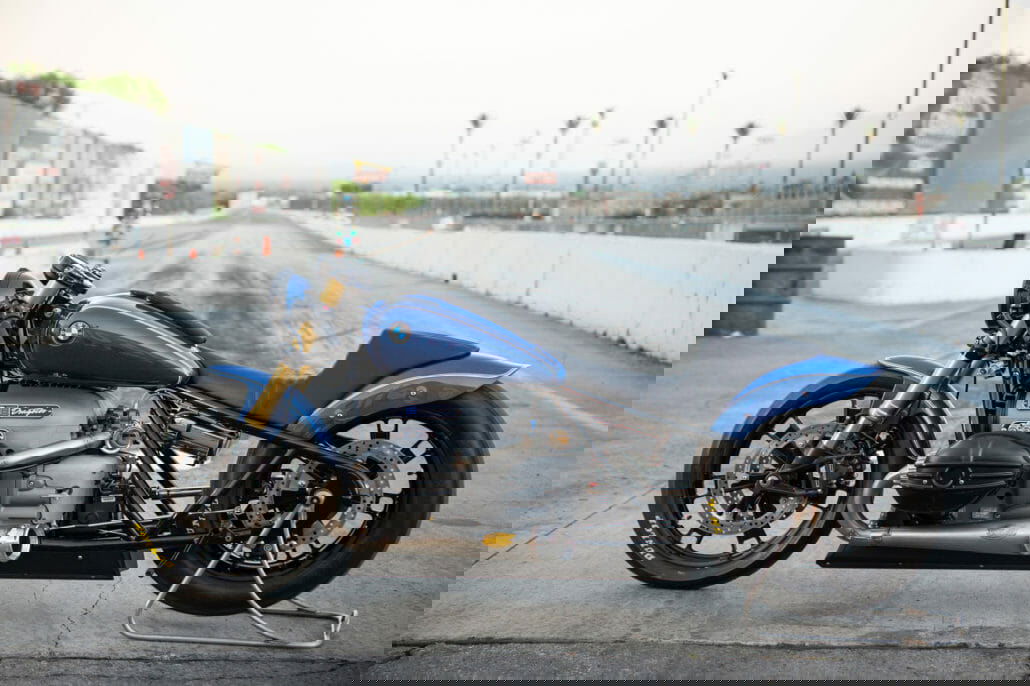 BMW R 18 Dragster from Roland Sands 28 P90394536 highRes