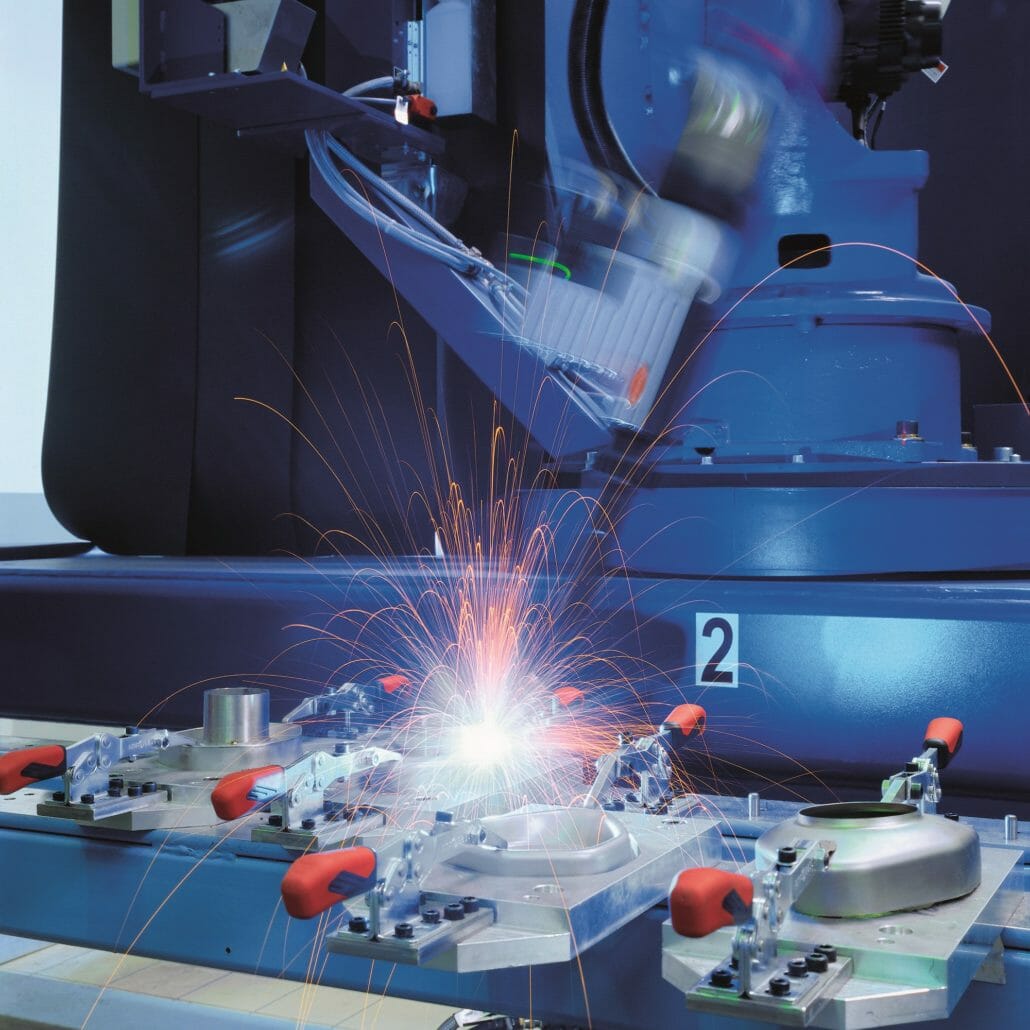 MV Agusta und Akrapovic schließen Partnerschaft 6 Welding robot