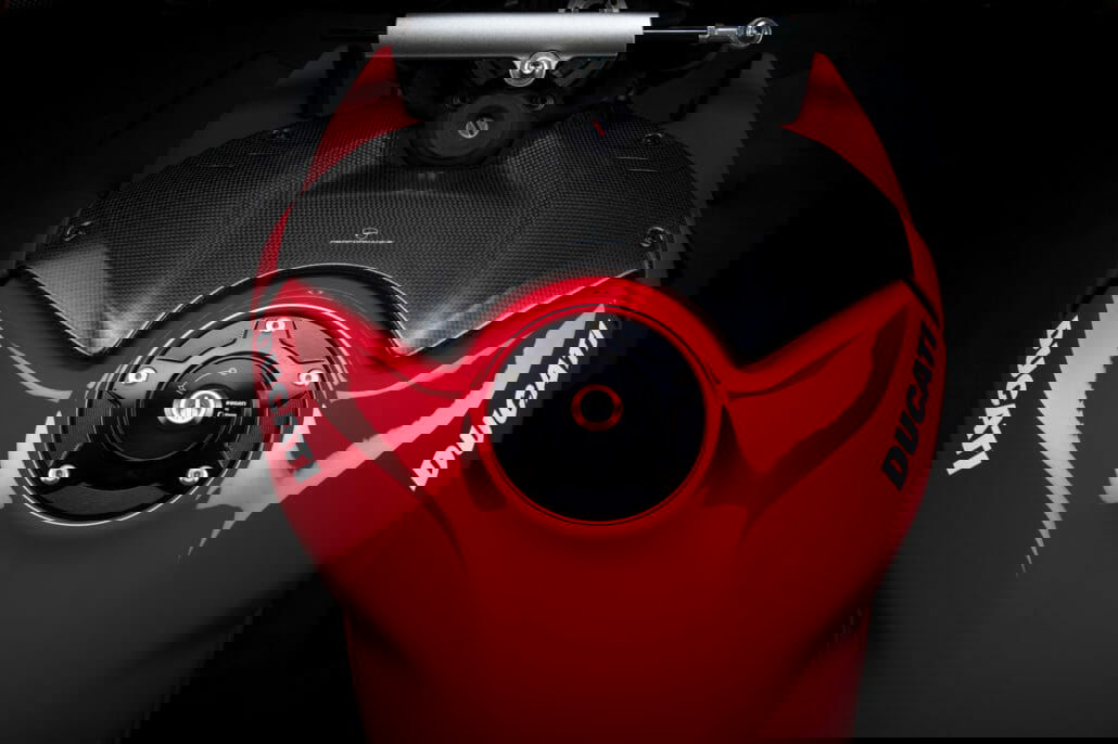 DUCATI STREETFIGHTER ACCESSORIES Billet aluminium tank cap Carbon tank cover UC194605 High