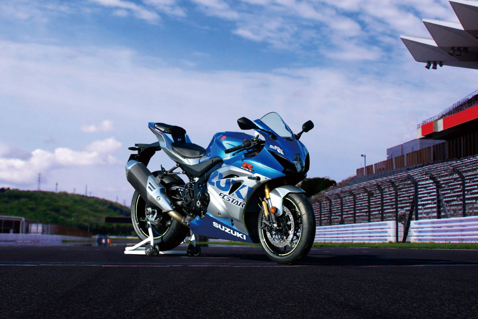 GSX R1000RZAM1 action03