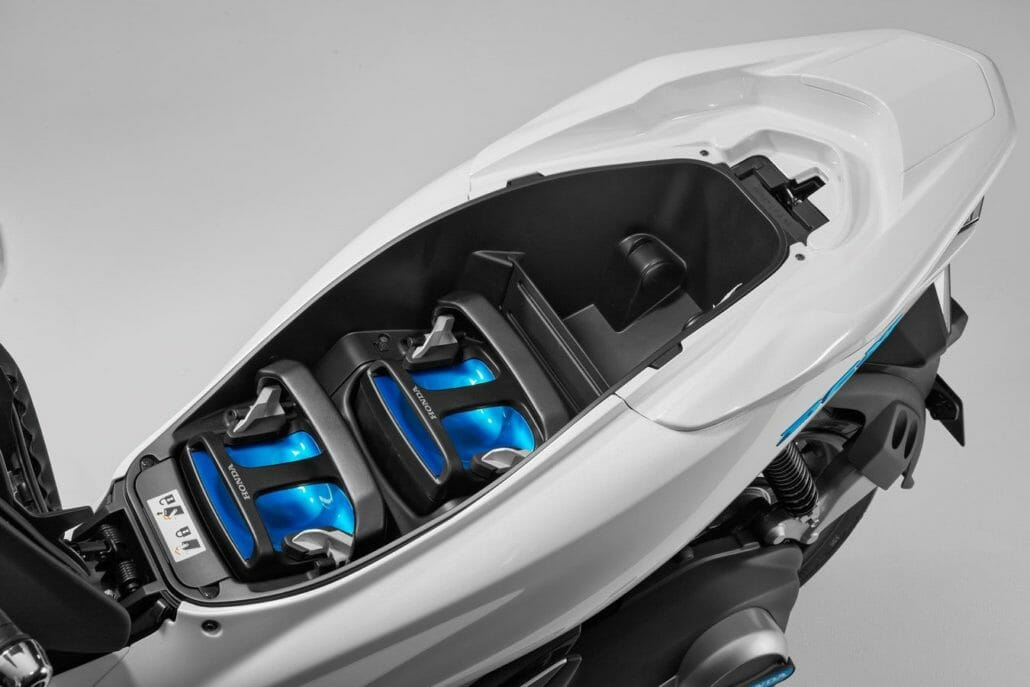 The four major Japanese manufacturers are working together on the electrical future 4 Honda Swappable Battery 4