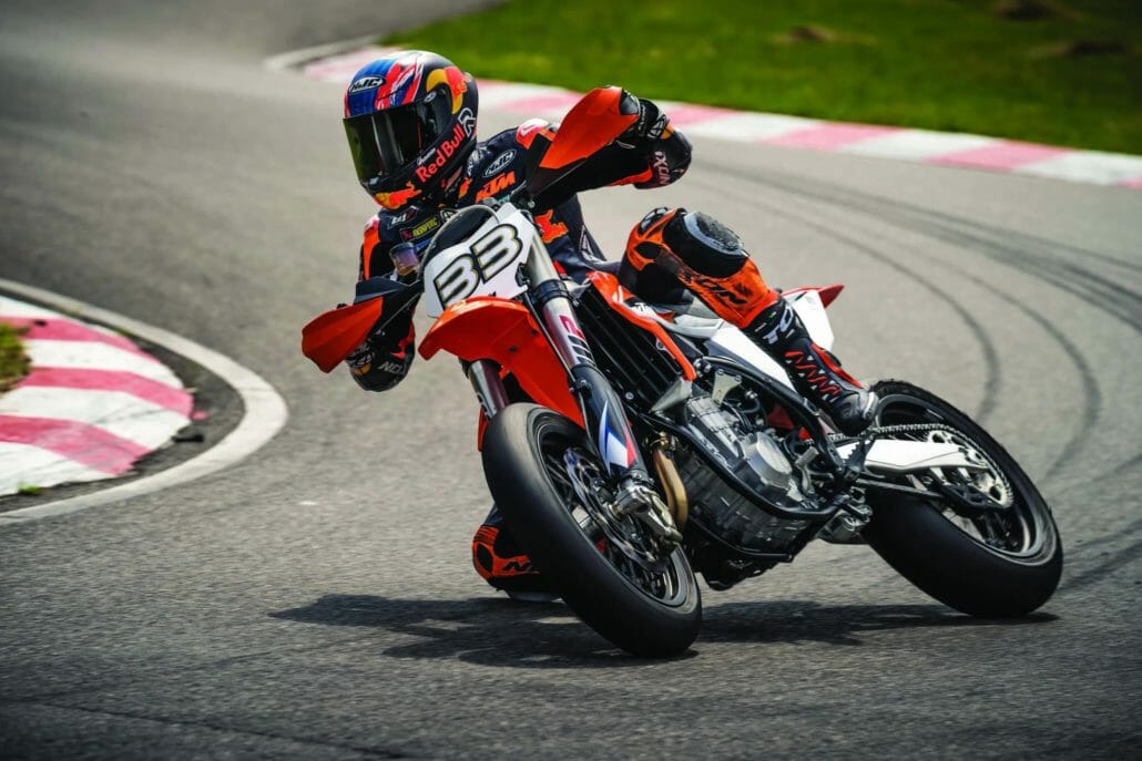 New KTM Supermoto - 450 SMR presented 1 KTM 450 SMR 2021 2