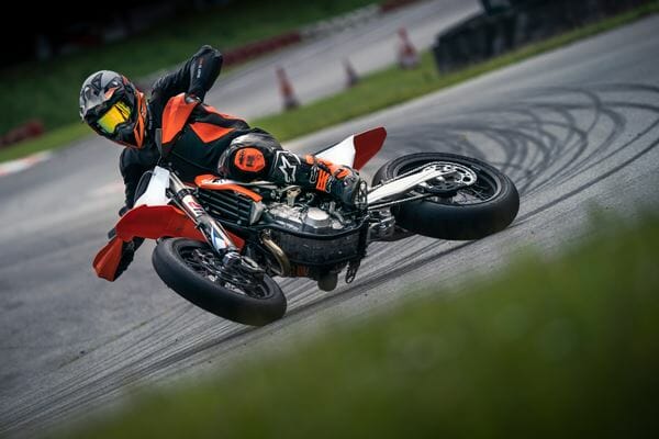 New KTM Supermoto - 450 SMR presented 8 KTM 450 SMR 2021 Action3