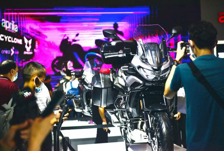 Zongshen Cyclone RX6 prototype with Norton Parallel-Twin 12 Zongshen RX6 Prototyp 2 4 1