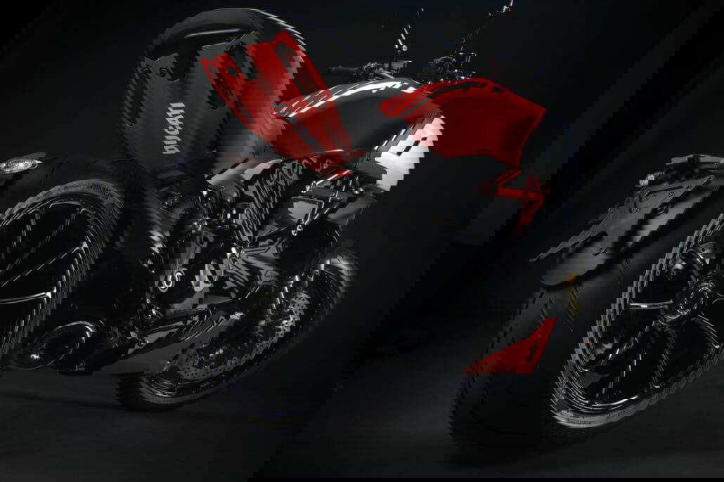 Ducati Performance accessories for the Diavel 1260 36 DUCATI DIAVEL1260S accessorized UC204817 High