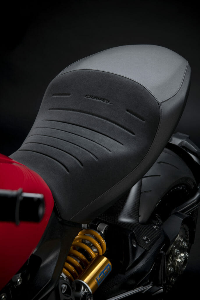 Ducati Performance accessories for the Diavel 1260 31 DUCATI DIAVEL ACCESSORIES comfort seat UC204815 High