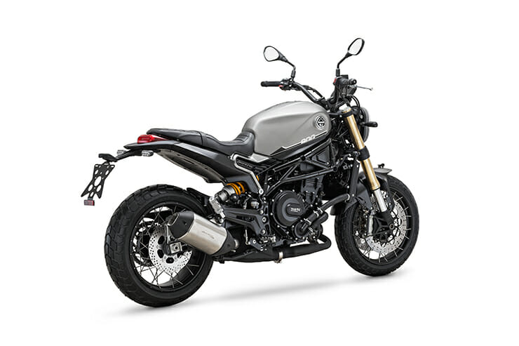 Benelli Leoncino 800 3