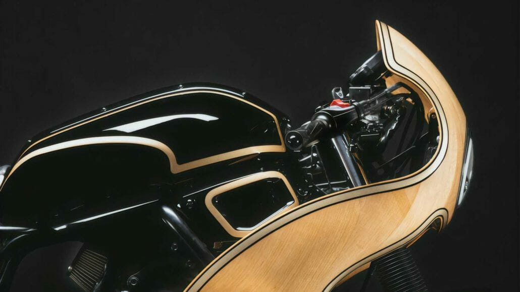 Custombike mit Holzverkleidung 9 GeorgeWoodmanGarage Hommage 15