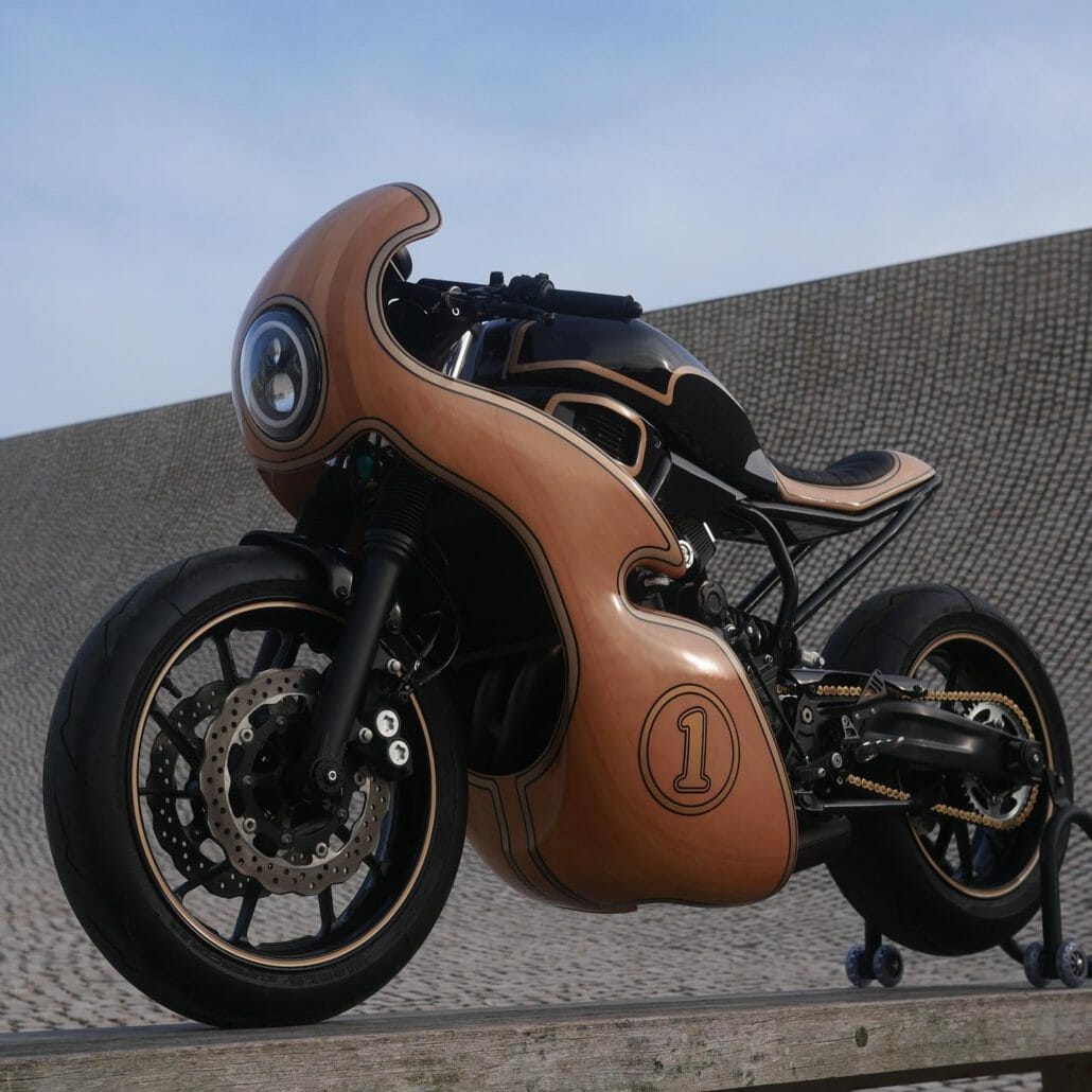 Custombike mit Holzverkleidung 1 GeorgeWoodmanGarage Hommage 3