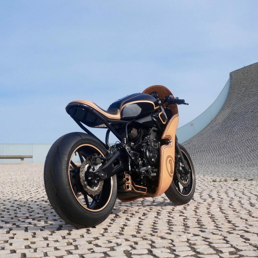 Custombike mit Holzverkleidung 3 GeorgeWoodmanGarage Hommage 6
