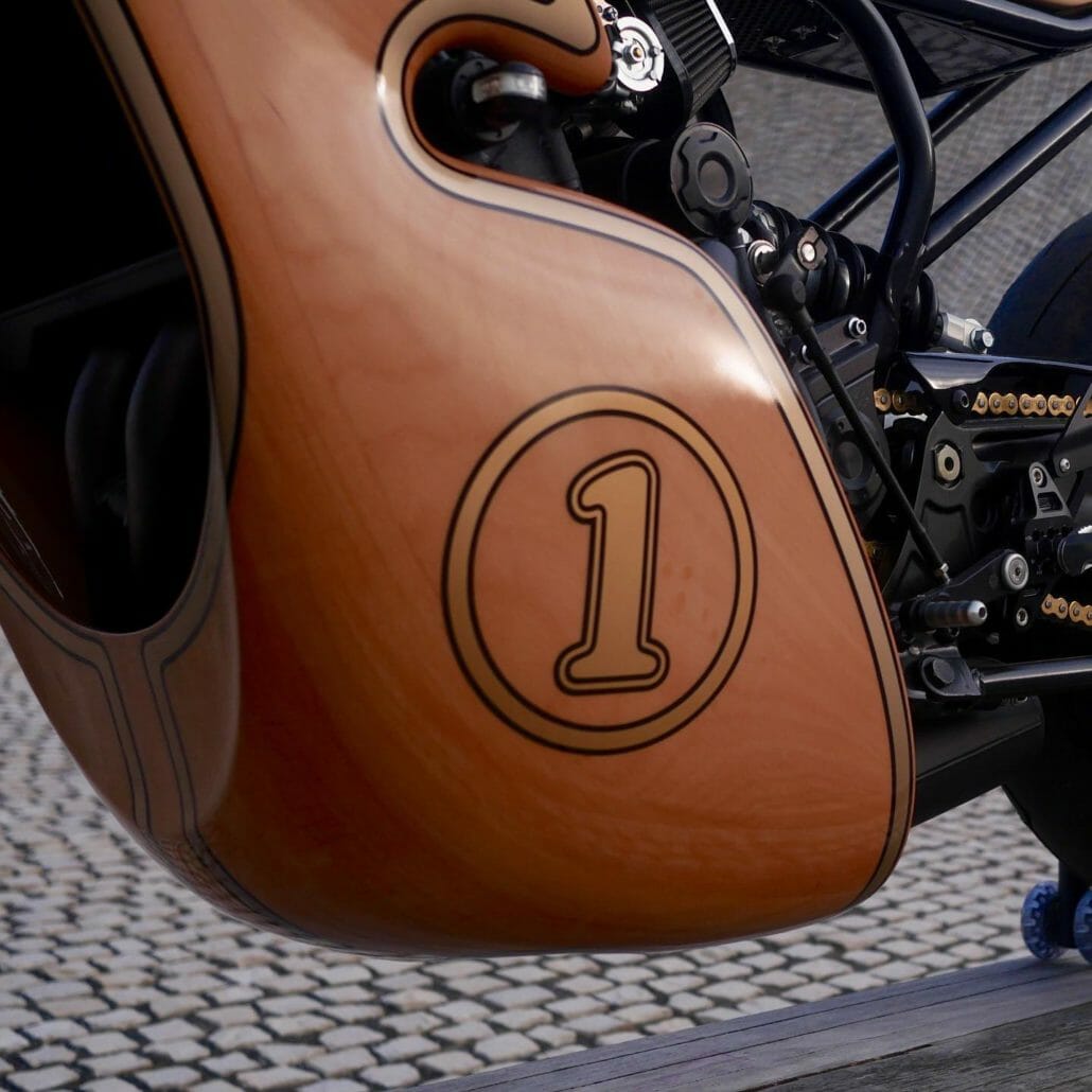 Custombike mit Holzverkleidung 4 GeorgeWoodmanGarage Hommage 7