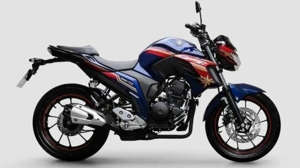 Yamaha für kleine Helden 6 Yamaha FZ25 Captain Marvel 2 1