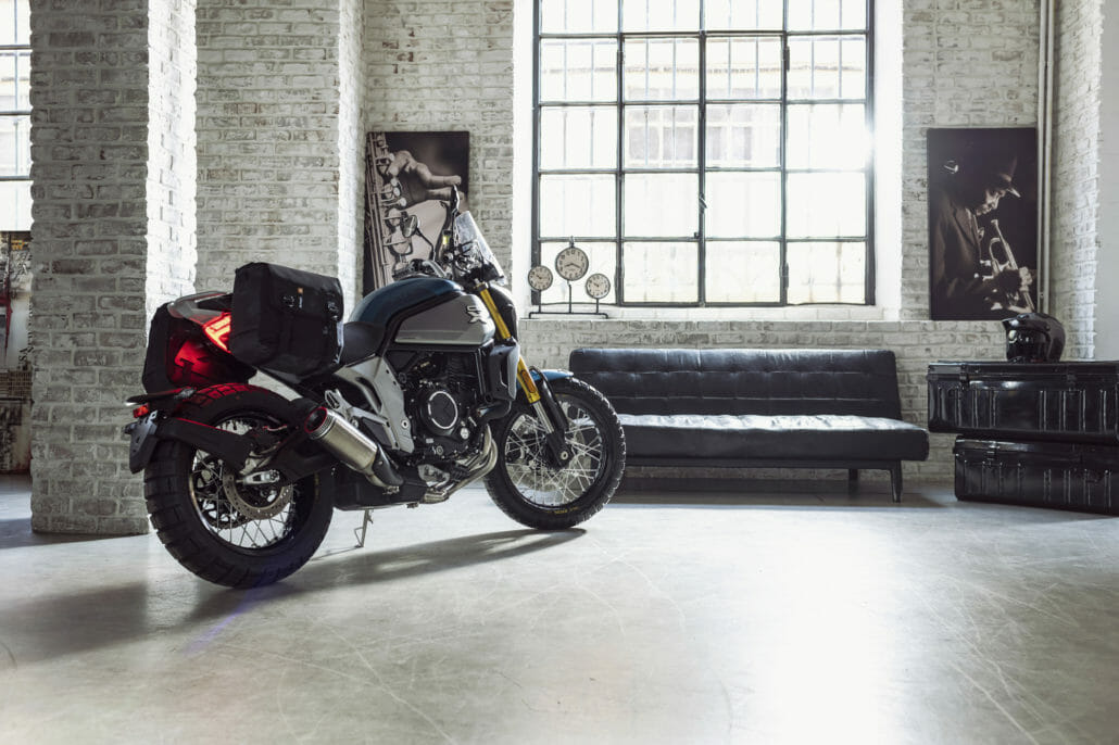 CFMoto 700 CL X Adventure 1