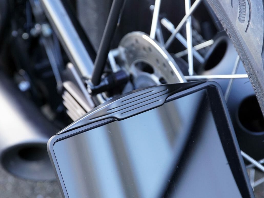 DSC01120 Motorrad Triumph Bonneville Bobber Kennzeichenhalter 300dpi