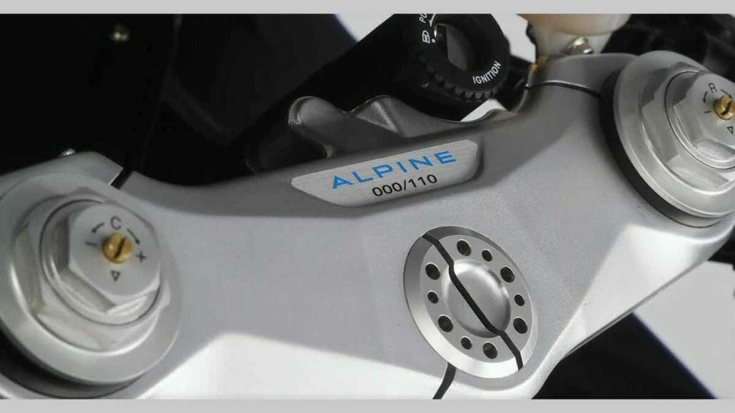 MV Agusta Superveloce Alpine 4