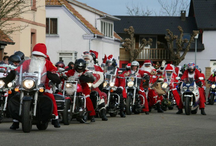 Nikoläuse auf Motorrädern mehrfach bei Polizei gemeldet 78 father christmas 1279143