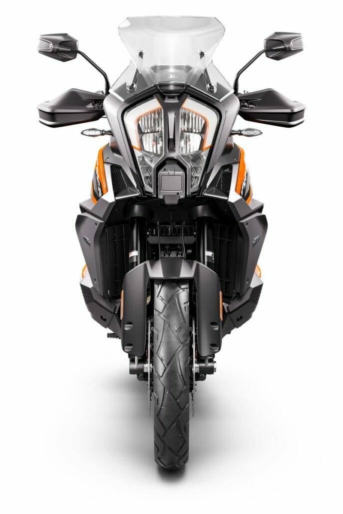 NEW - KTM 1290 Super Adventure S - 2021 9 KTM 1290 SUPER ADVENTURE S Studio front