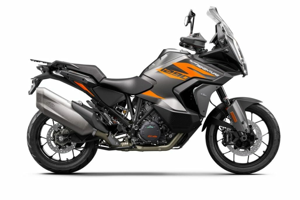 NEW - KTM 1290 Super Adventure S - 2021 14 KTM 1290 SUPER ADVENTURE S Studio right 1