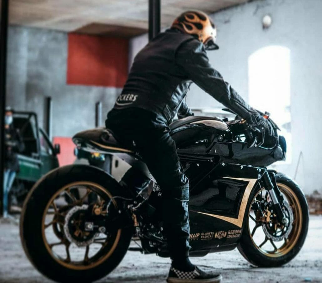 Giftige Yamaha XSR155 von Glanets Radical Kustom 5 Glanets Radical Kustom Reborn Cafe Racer 5