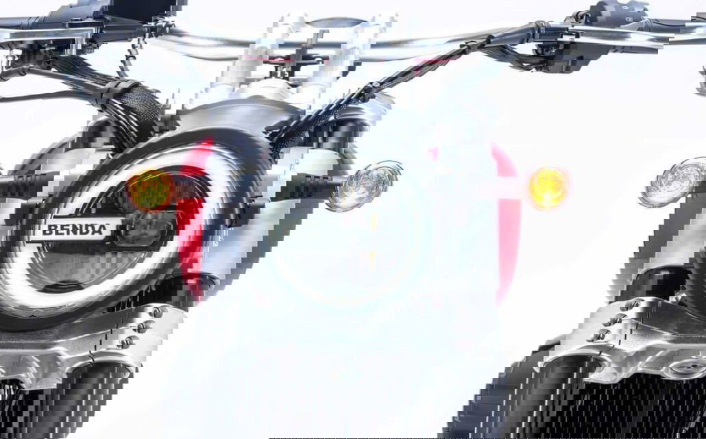 Chinesischer Cruiser Benda BD300 Sporty kommt nach Italien 49 Benda BD300 Sporty 37