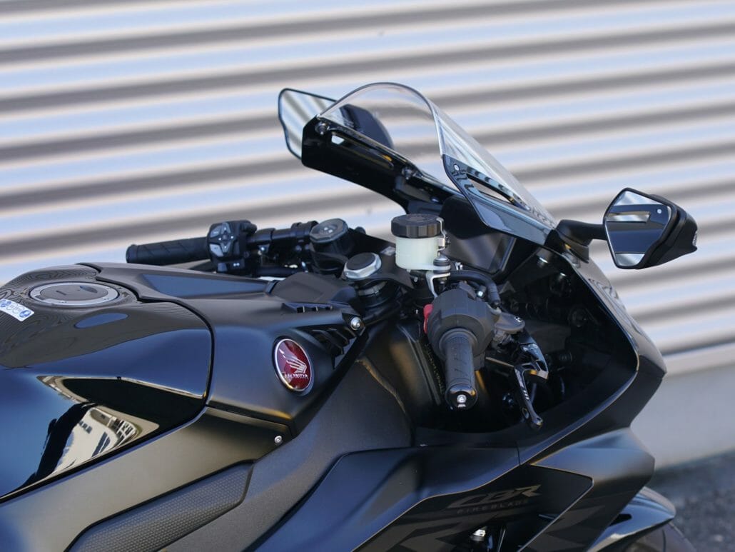 ABM Lenkerumbau und verstellbare Hebel für die Honda CBR 1000 RR-R Fireblade SP 4 DSC02116 Honda CBR 1000 RR R Stummellenker multiClip Sport 300dpi