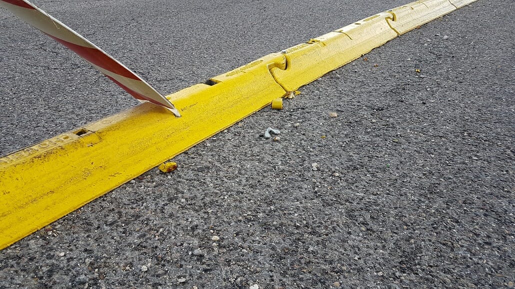 Parkplatz B13 Schönblickkurve 2 Fahrbahntrennungen Motorcycles News