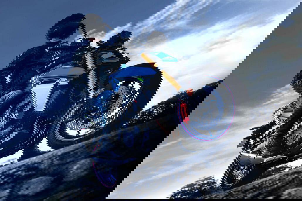 GSX S1000 M2 AccessoryAction 1