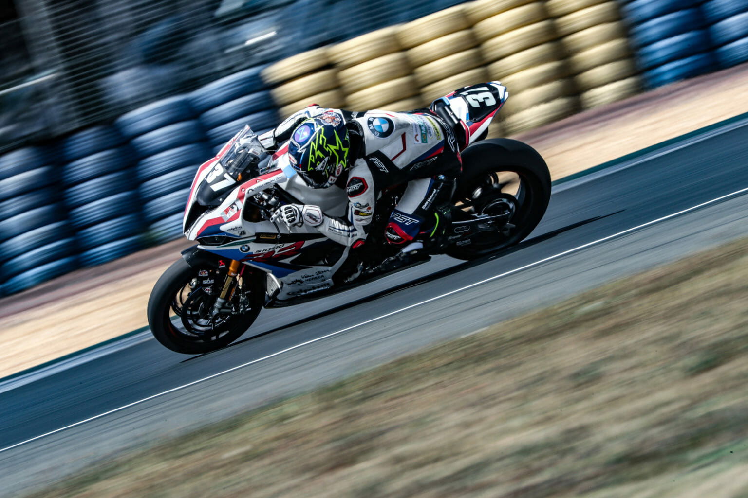 P90393813 highRes le mans fra 16th and 1