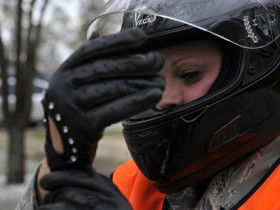 Gloves mandatory in Spain 72 motorcyclist 654436