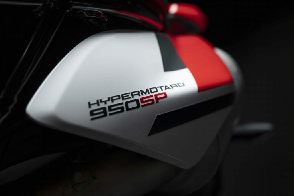 Ducati Hypermotard 950 Update 11 Ducati Hypermotard 950 SP MY22 20 UC287633 High