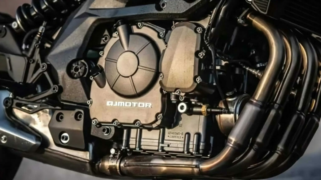 QJMotors SRK 600 and Benelli TNT 600 6 QJMotor SRK 600 2