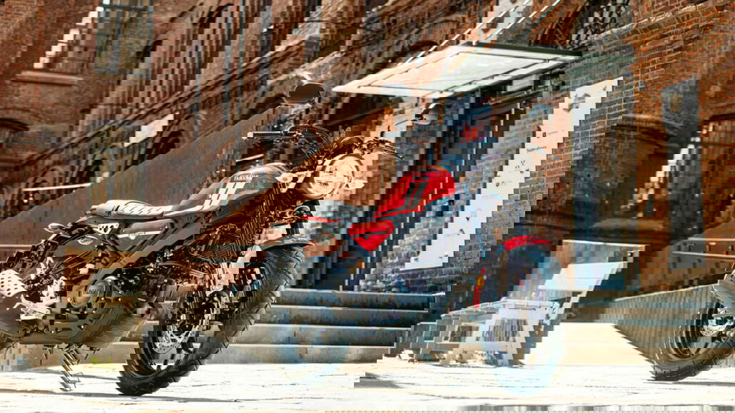 Yamaha introduces the XSR125, the latest Faster Son model. 10 Yamaha XSR125 2021 10 1