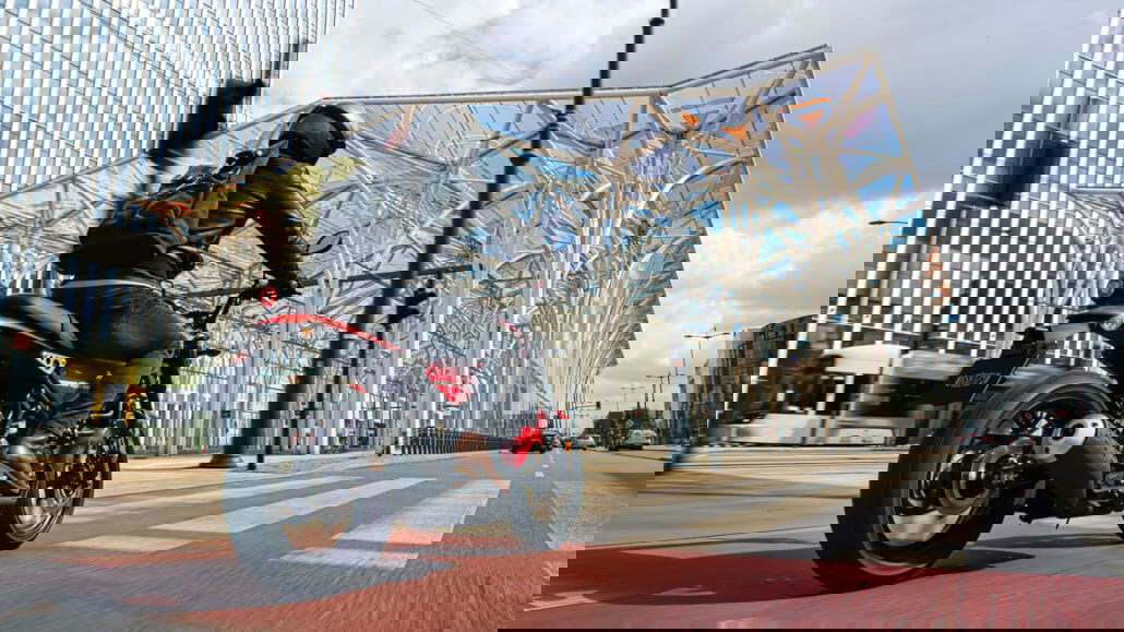 Yamaha introduces the XSR125, the latest Faster Son model. 14 Yamaha XSR125 2021 14 1