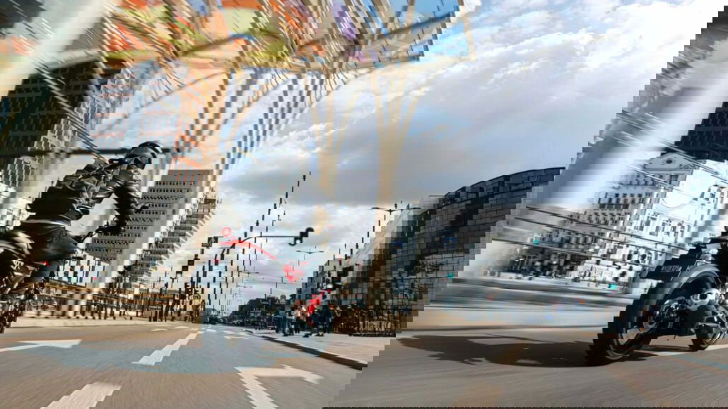 Yamaha introduces the XSR125, the latest Faster Son model. 16 Yamaha XSR125 2021 16