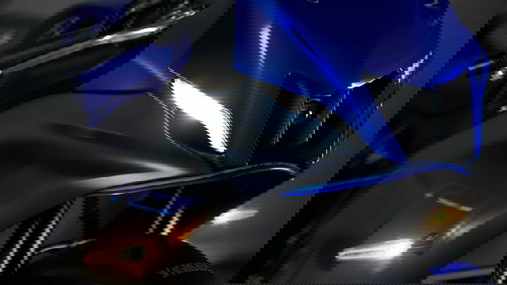 Yamaha YZF R7 29