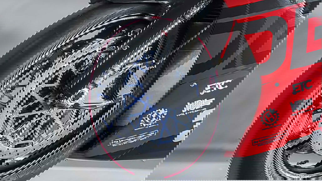 Dutch students build 200 hp electric motorcycle 34 Delta XE 6