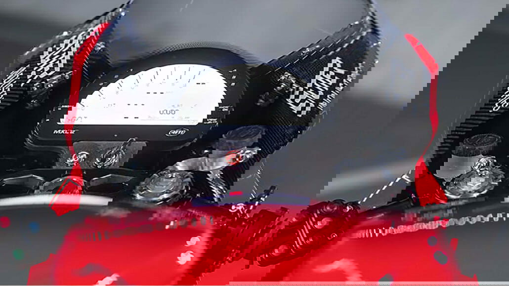 Dutch students build 200 hp electric motorcycle 35 Delta XE 7