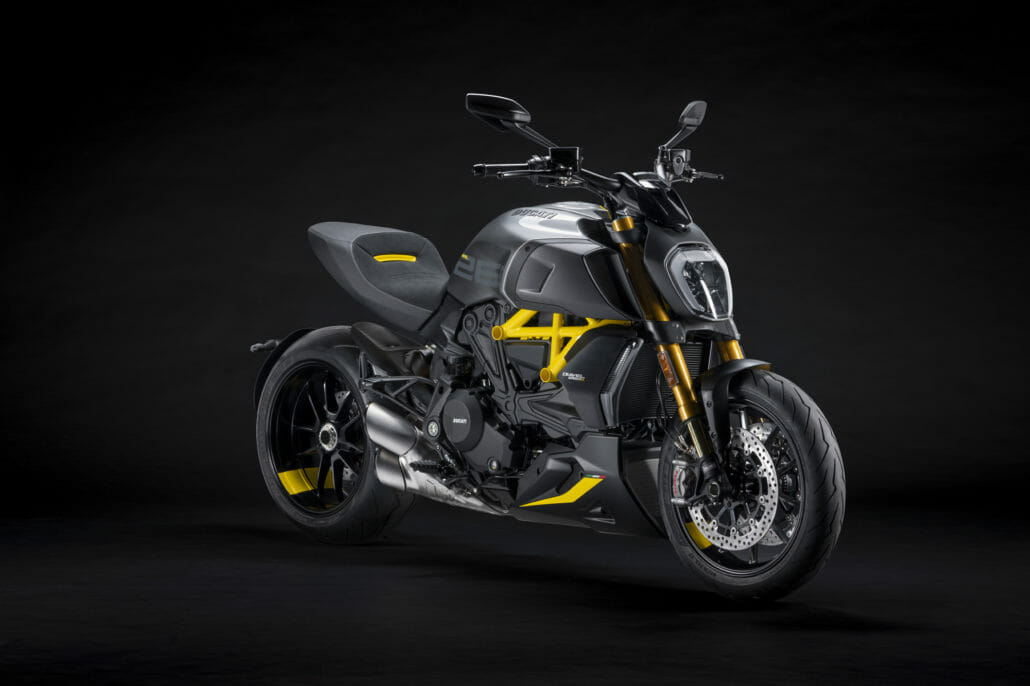 Ducati Diavel 1260 S Black and Steel 12